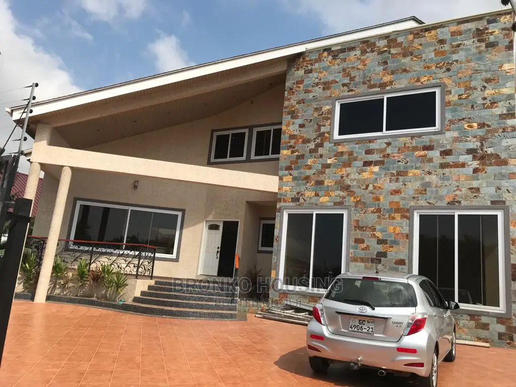 5bdrm House in Bronko Housing, Airport Residential Area for Rent