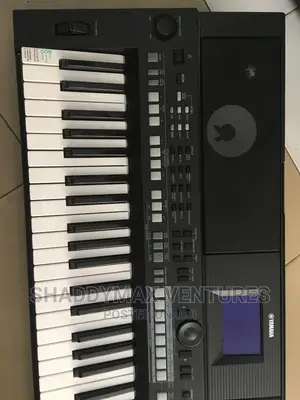 Yamaha PSR S 650 Keyboard