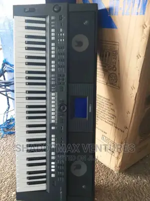 Yamaha PSR S 650 Keyboard