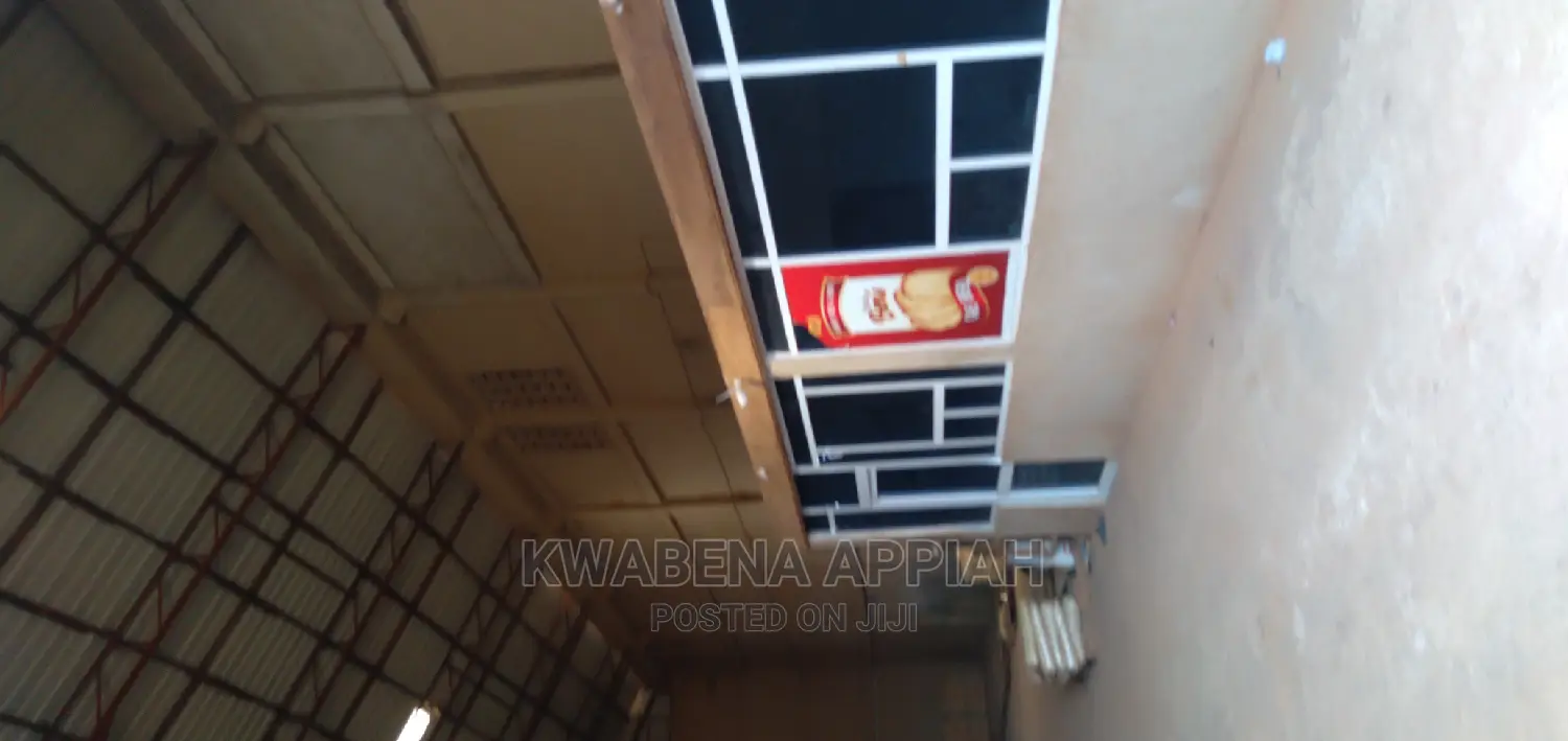 Big Warehouses Is for Rent at Ahodwo Durban and Kasi