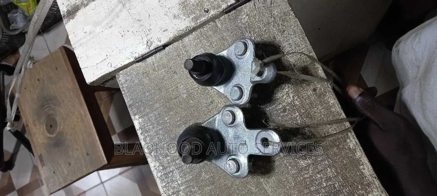 BALL JOINTS Pair for All Cars Available, New and Home Used
