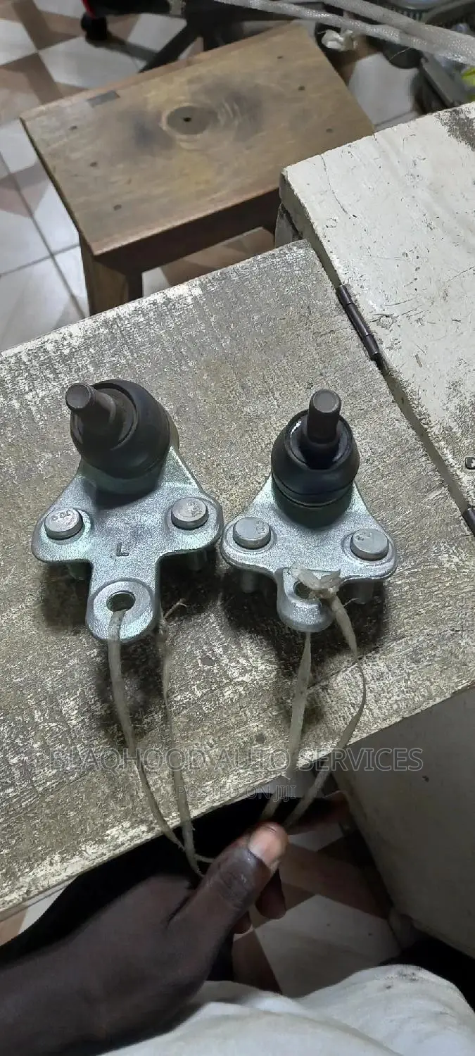 BALL JOINTS Pair for All Cars Available, New and Home Used