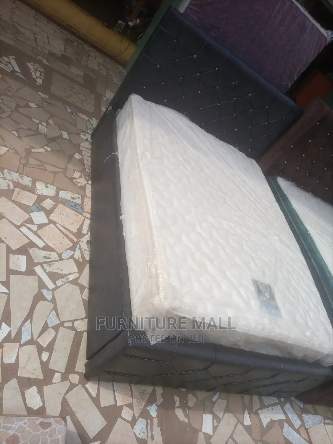 Classic 80x60 Queen-Size Bed With Matress . Free DLV
