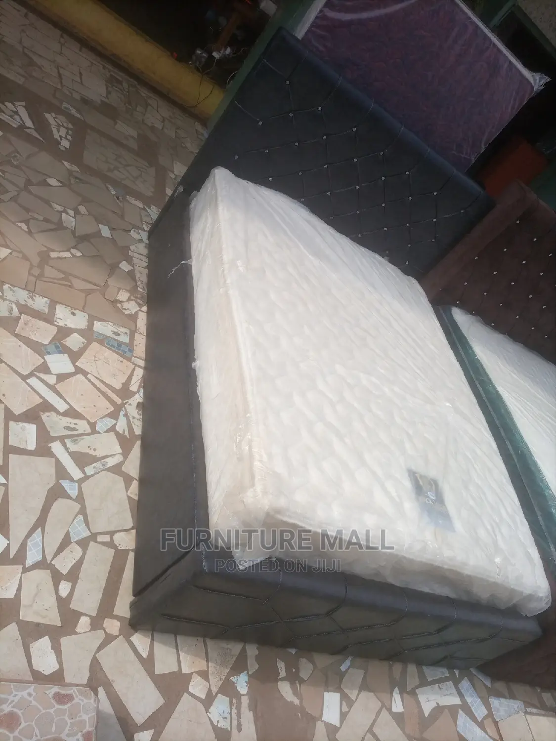 Classic 80x60 Queen-Size Bed With Matress . Free DLV