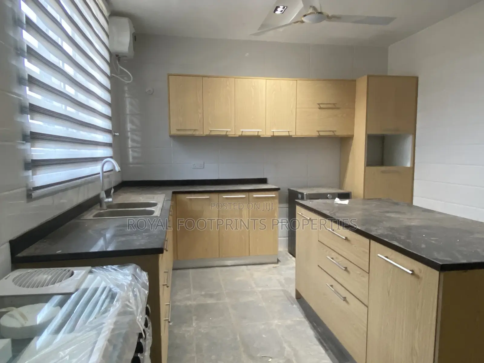 5bdrm House in Ashaley Botwe for sale