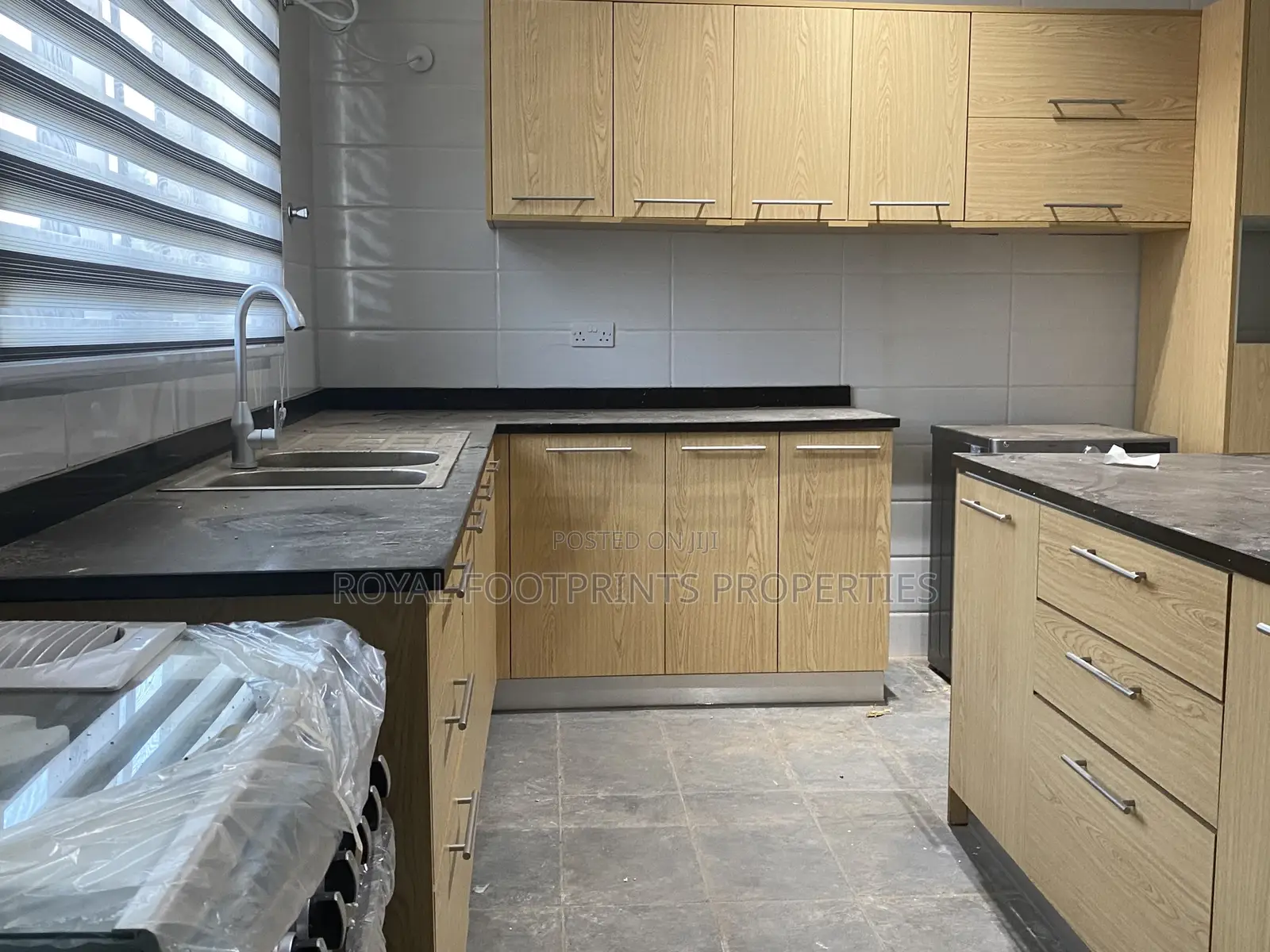 5bdrm House in Ashaley Botwe for sale