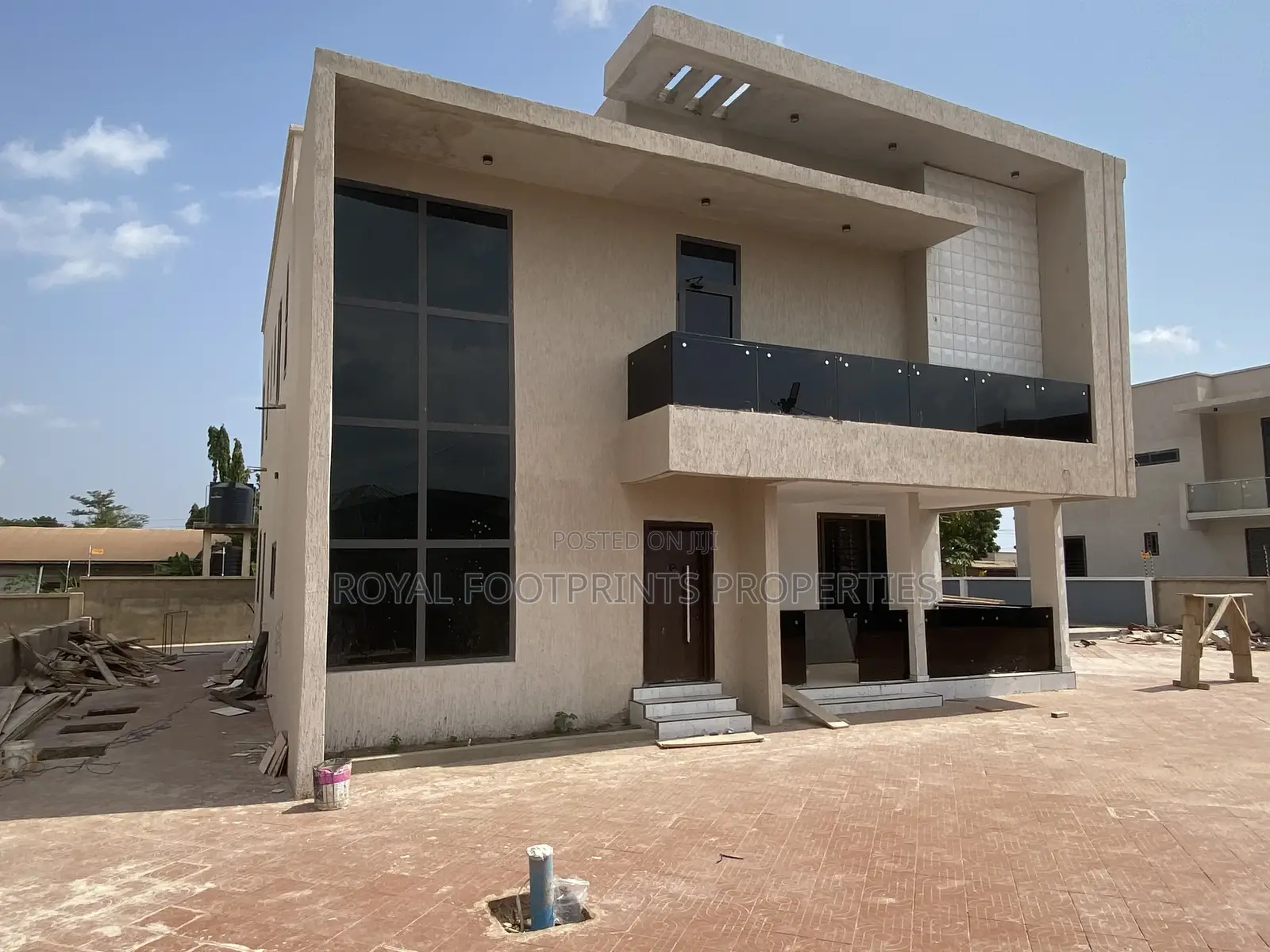 5bdrm House in Ashaley Botwe for sale