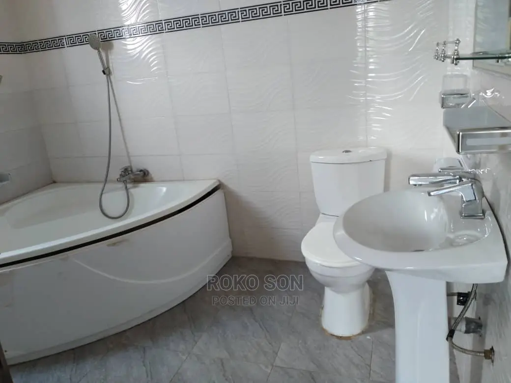 4bdrm Duplex in Dr Roko, West Legon for rent