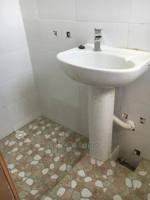 1bdrm Apartment in Legacy Consult, Spintex for rent