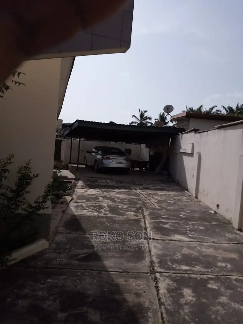 4bdrm House in Dr Roko, Osu for sale