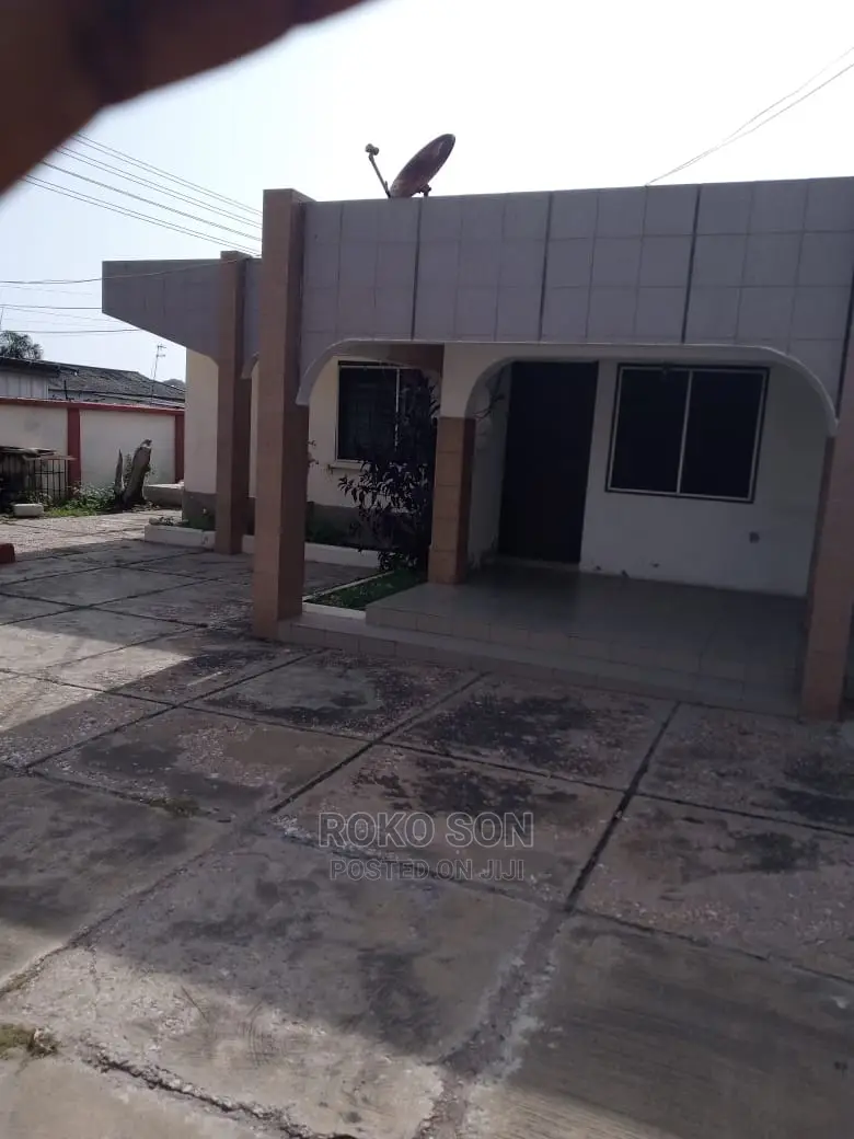 4bdrm House in Dr Roko, Osu for sale