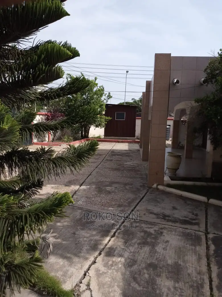 4bdrm House in Dr Roko, Osu for sale