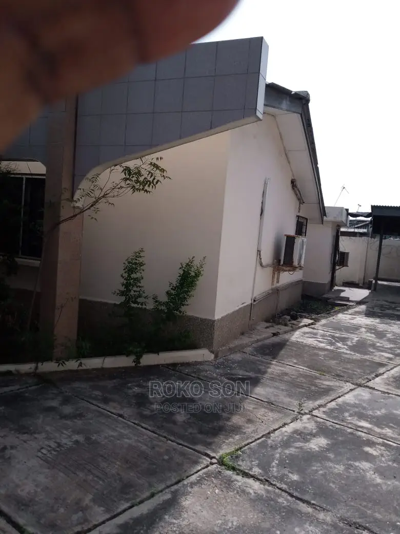 4bdrm House in Dr Roko, Osu for sale
