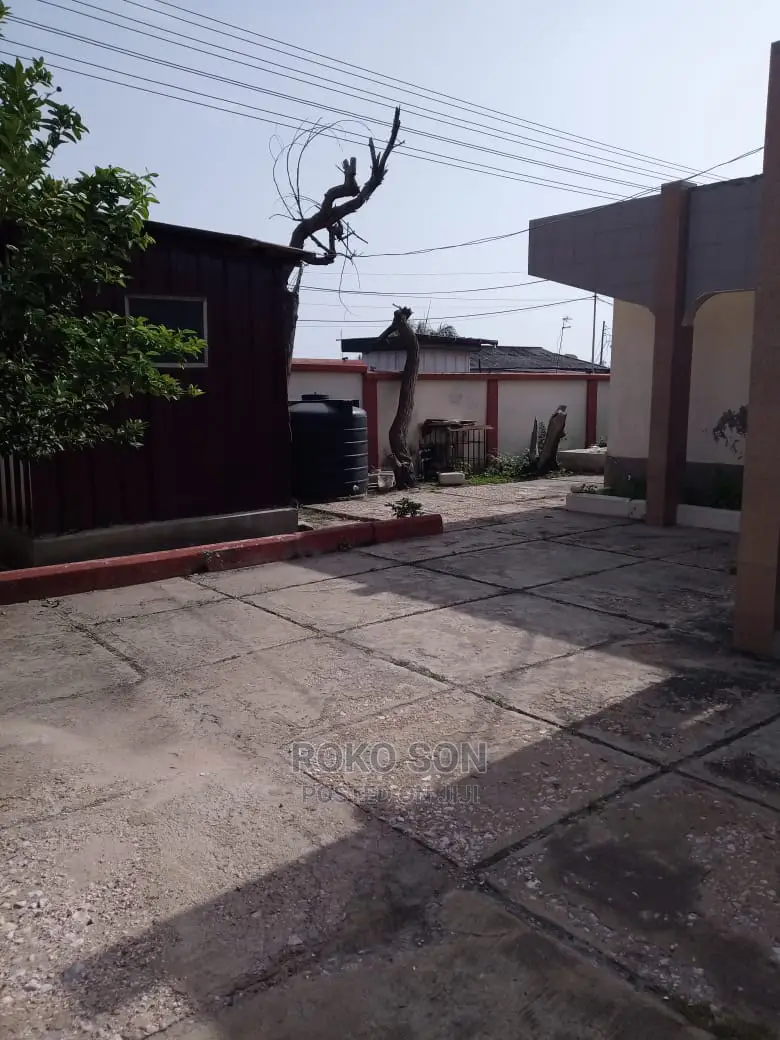 4bdrm House in Dr Roko, Osu for sale