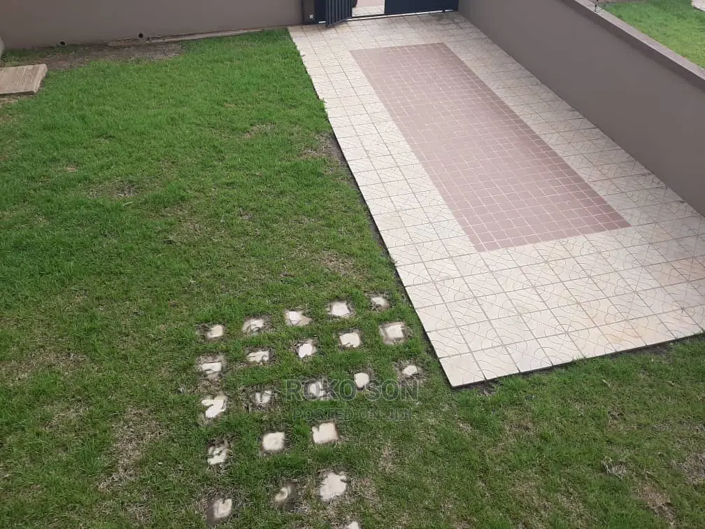 5bdrm Duplex in Dr Roko, East Legon for sale