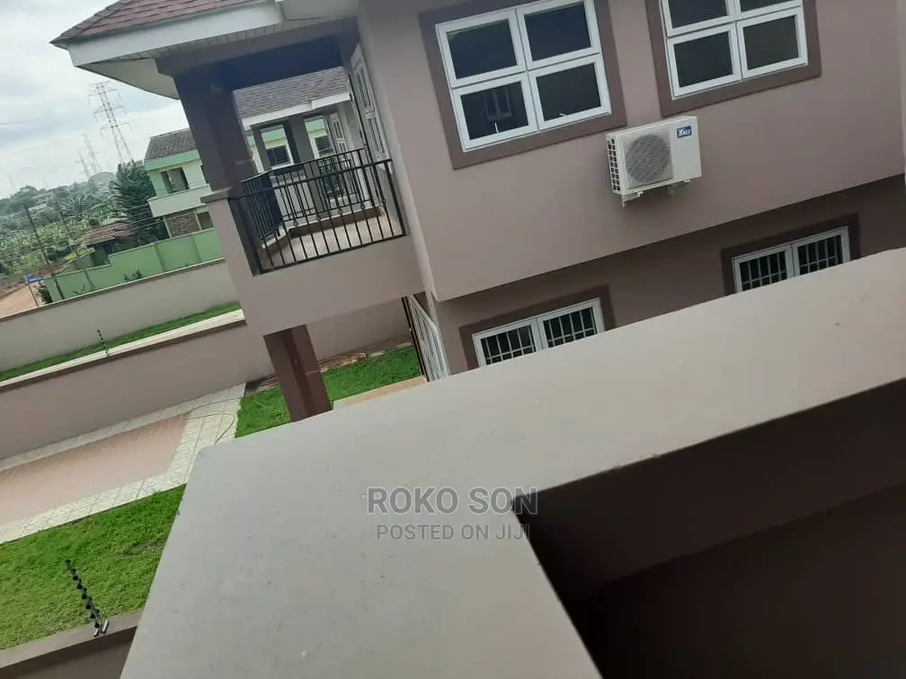 5bdrm Duplex in Dr Roko, East Legon for sale