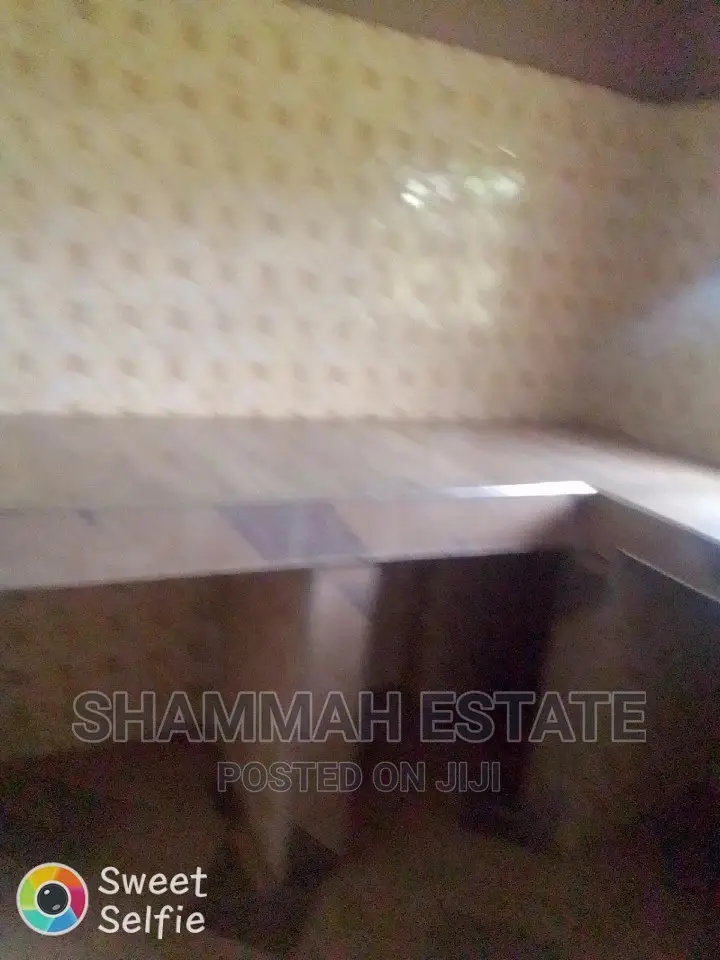 10bdrm Apartment in Aiding Estate, Sunyani Municipal for rent