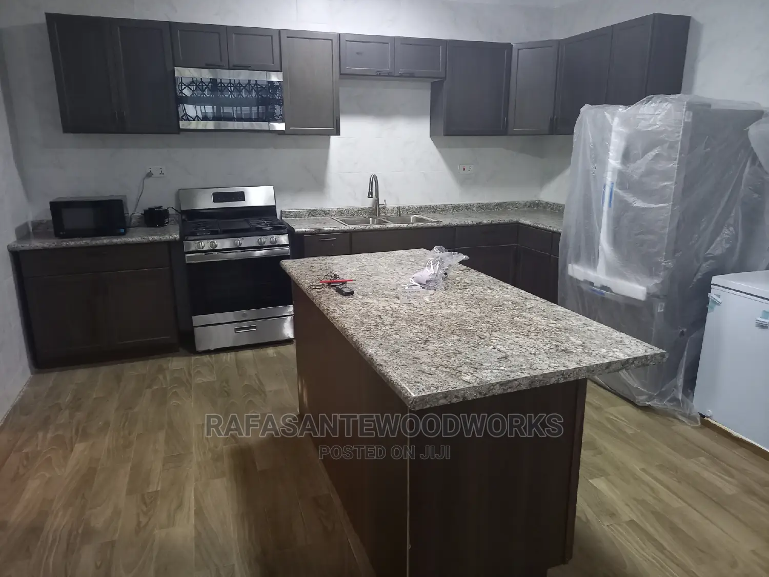 RAF Kitchen Cabinet With Laminated Plywood and Quartz Top