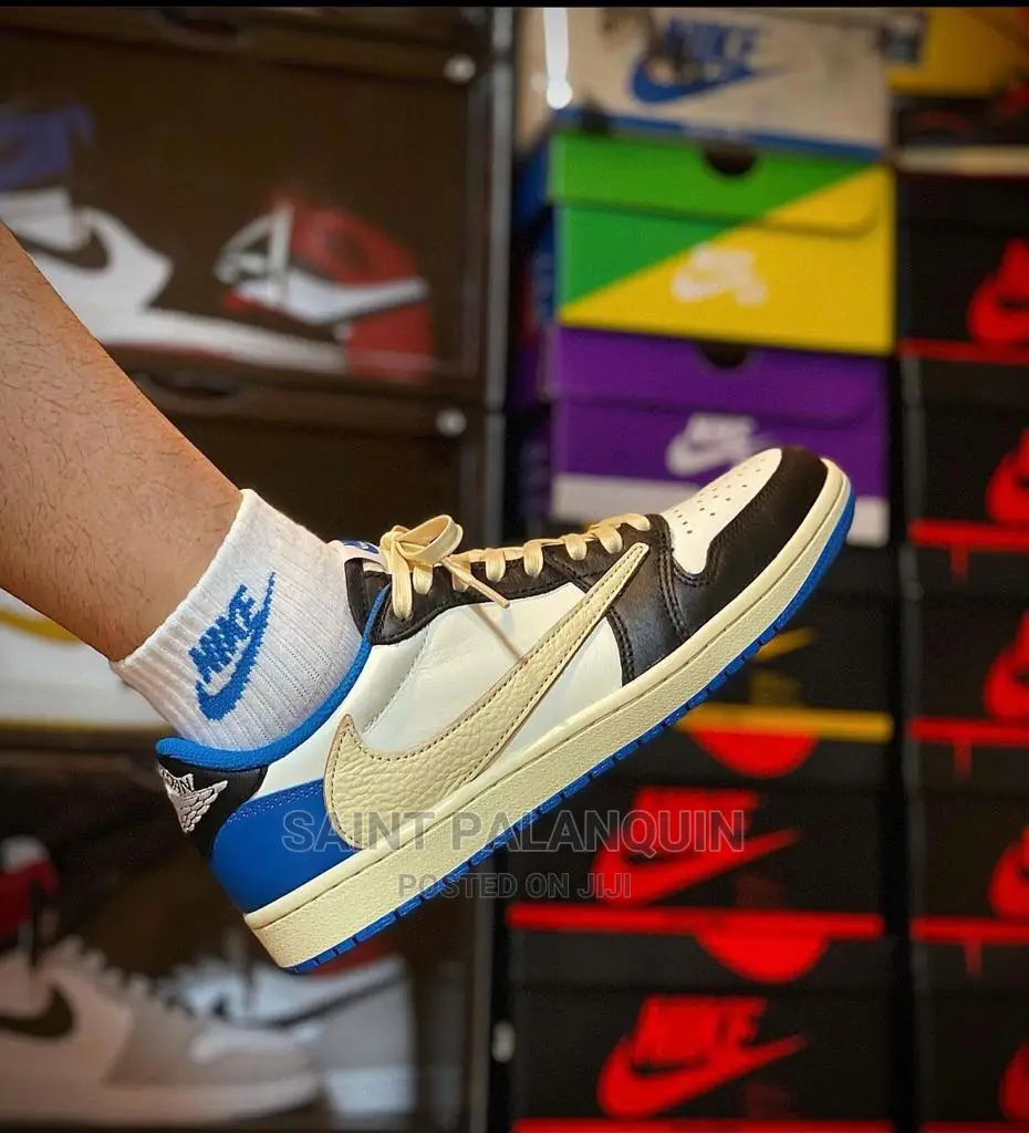 Nik Air Travis