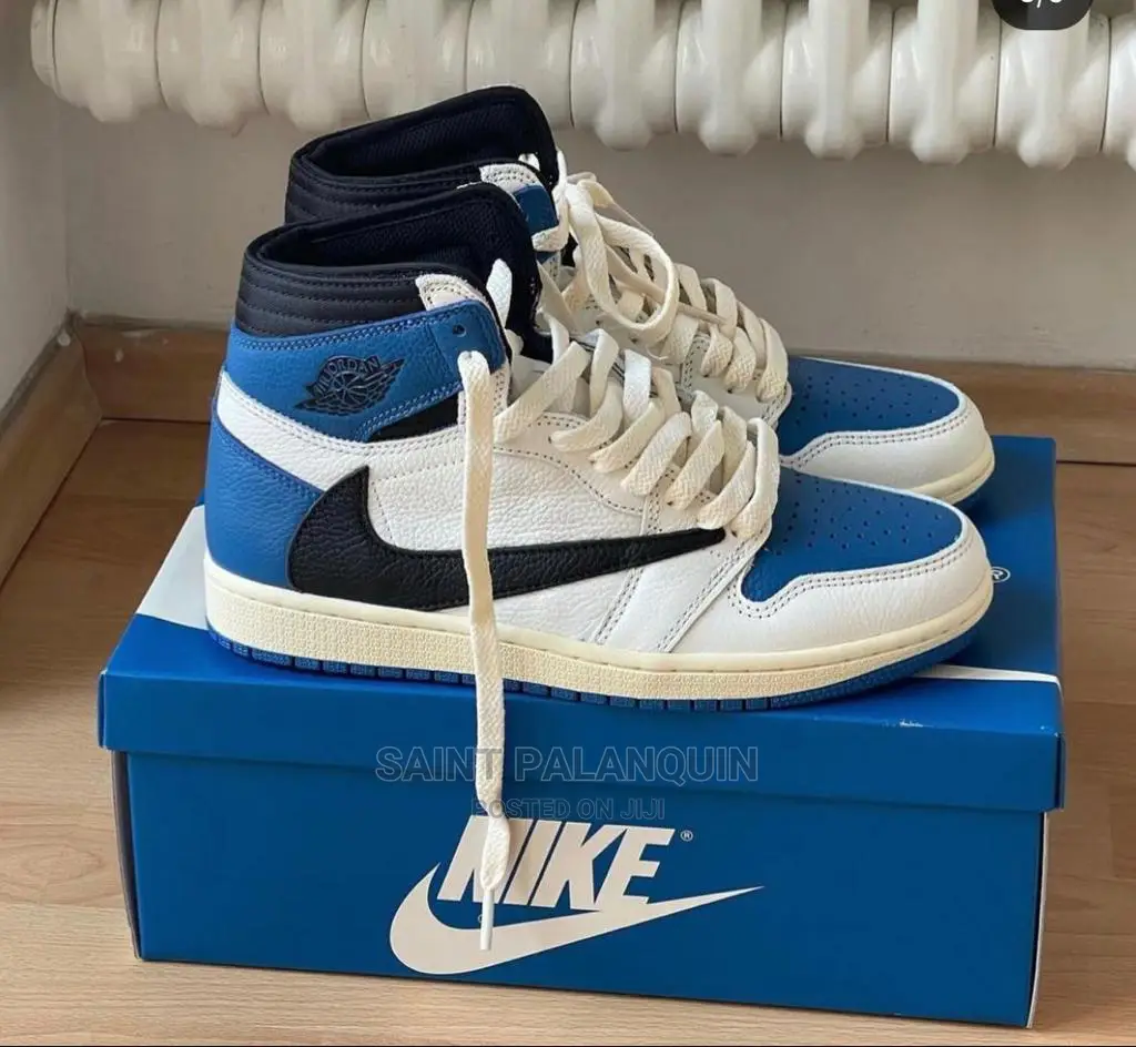 Nik Air Travis