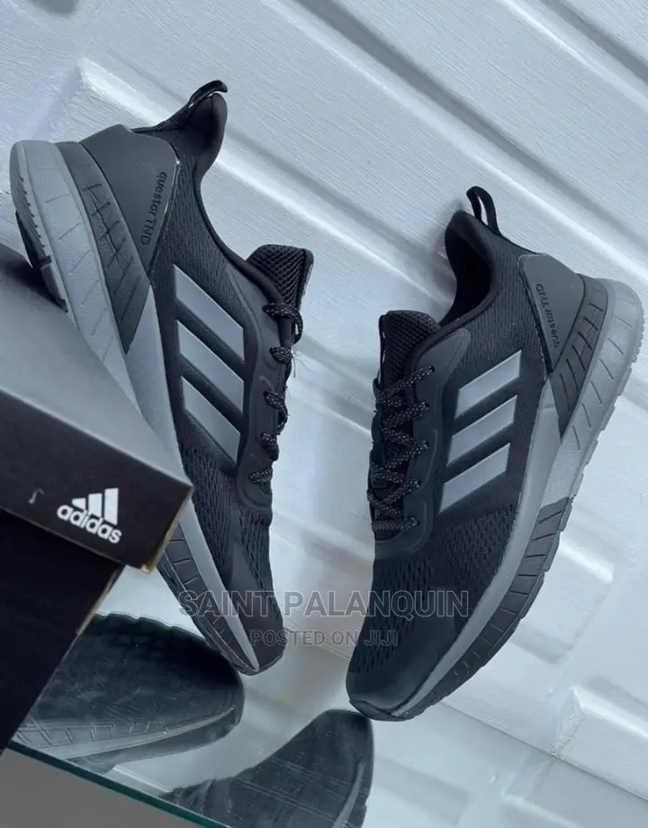 Adidas Questar Sneakers
