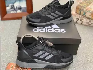 Adidas Questar Sneakers