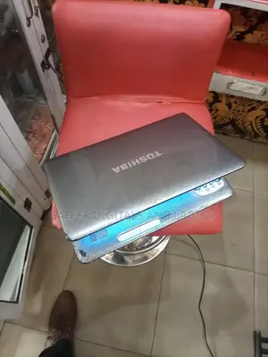 New Laptop Toshiba A30 4GB Intel Core I3 HDD 256GB