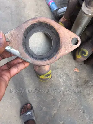 Nissan Versa 2007-12 Engine and Exhaust Converter in Stock