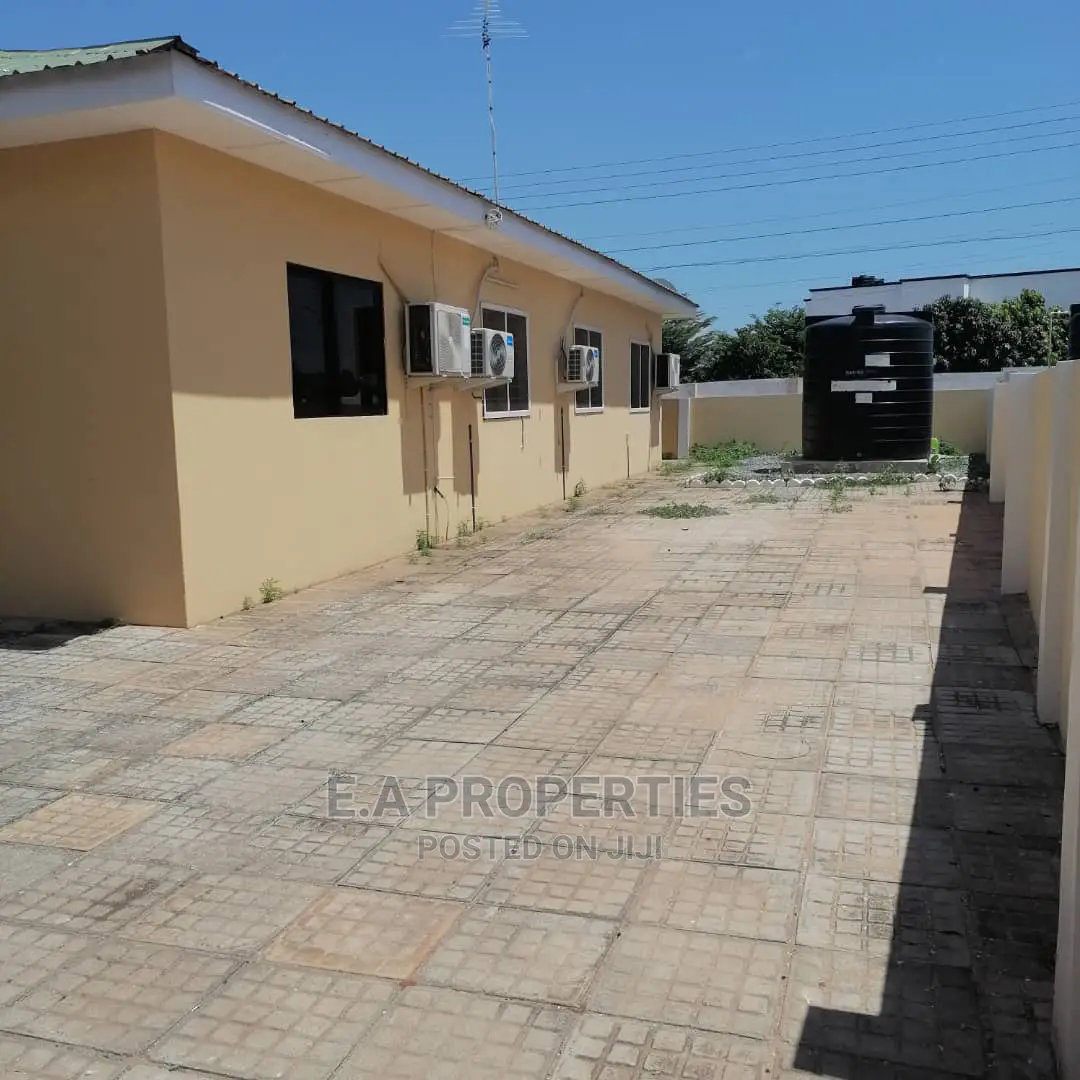 Furnished 3bdrm Bedsitter in E a Properties, Tema Metropolitan