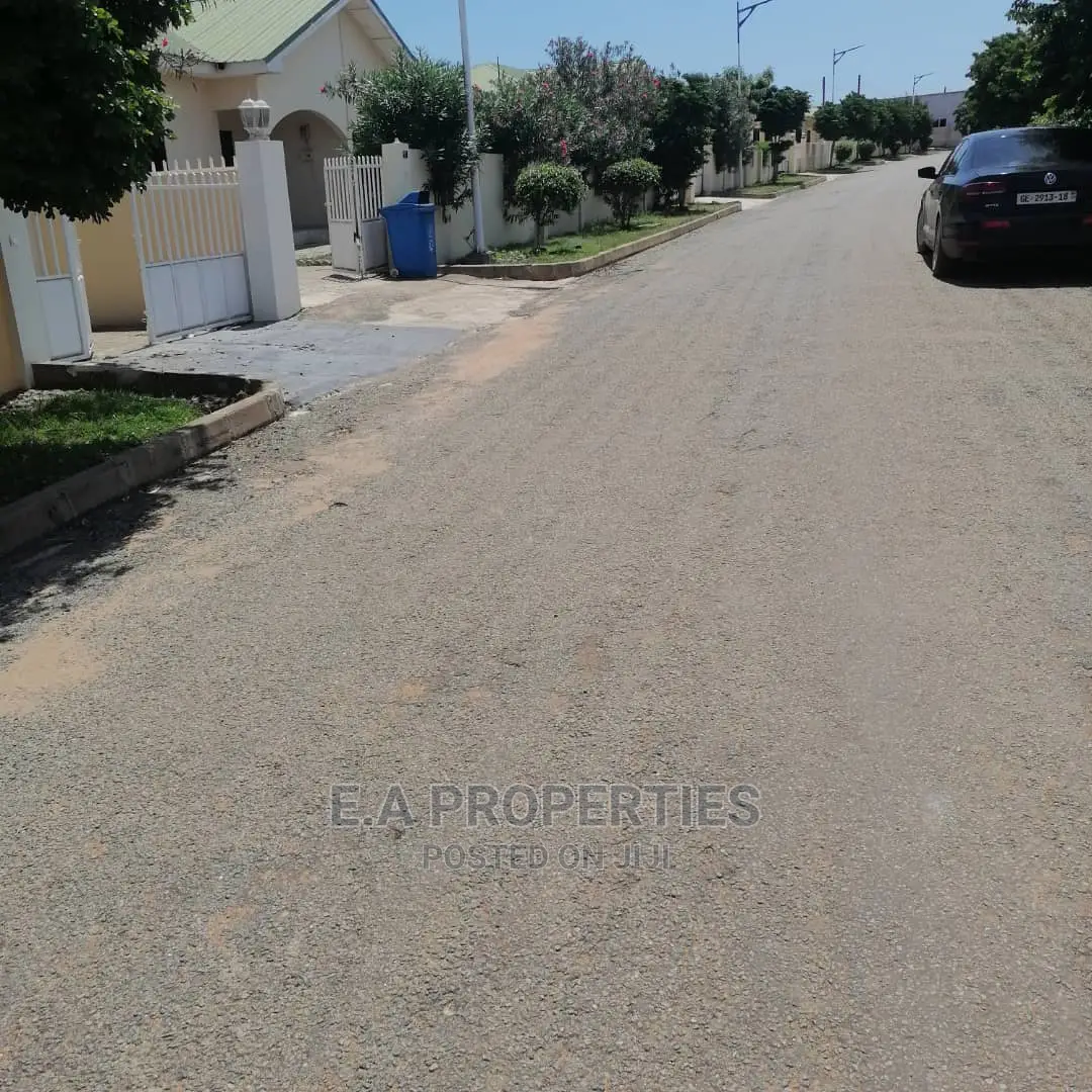 Furnished 3bdrm Bedsitter in E a Properties, Tema Metropolitan