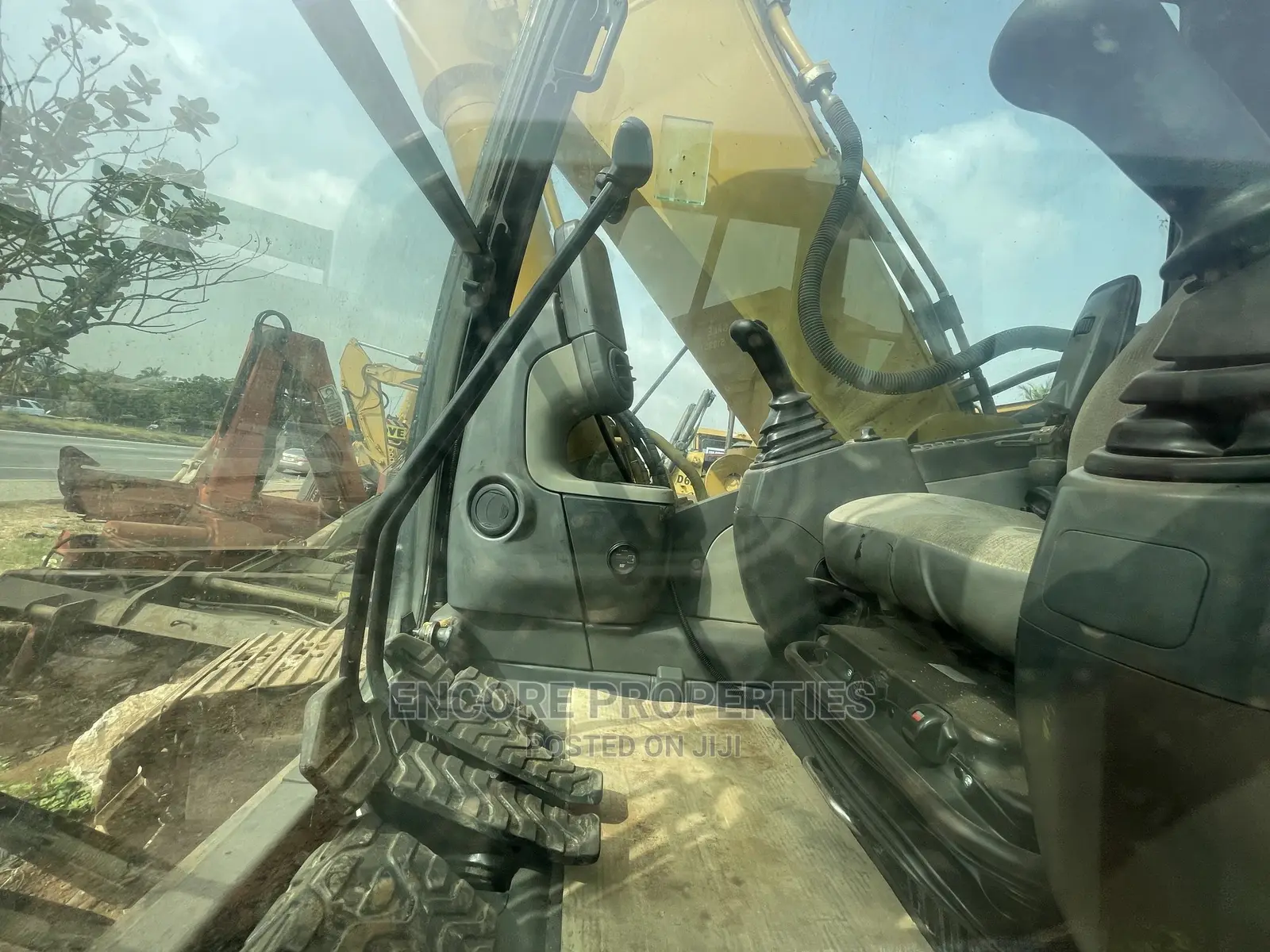 Foreign Use Cat Excavator Now Selling