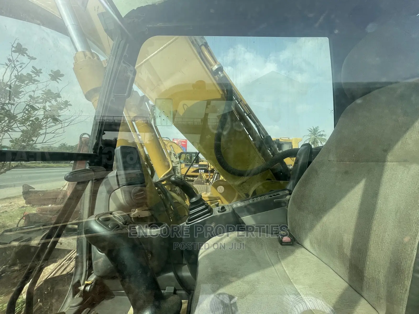 Foreign Use Cat Excavator Now Selling