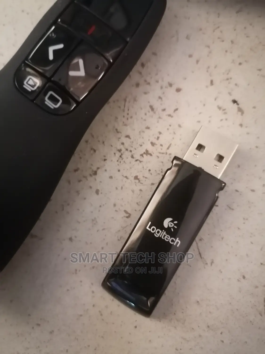 Logitech R400 Wireless Presentation Laser Pointer Remote