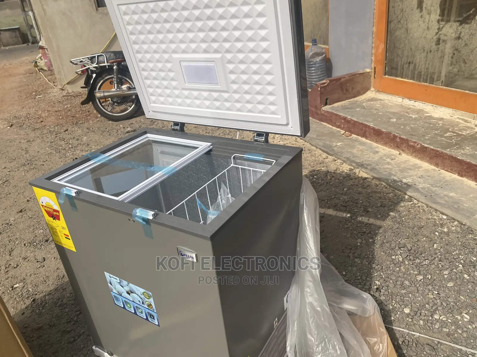 Silver 147litres Pearl Chest Freezer