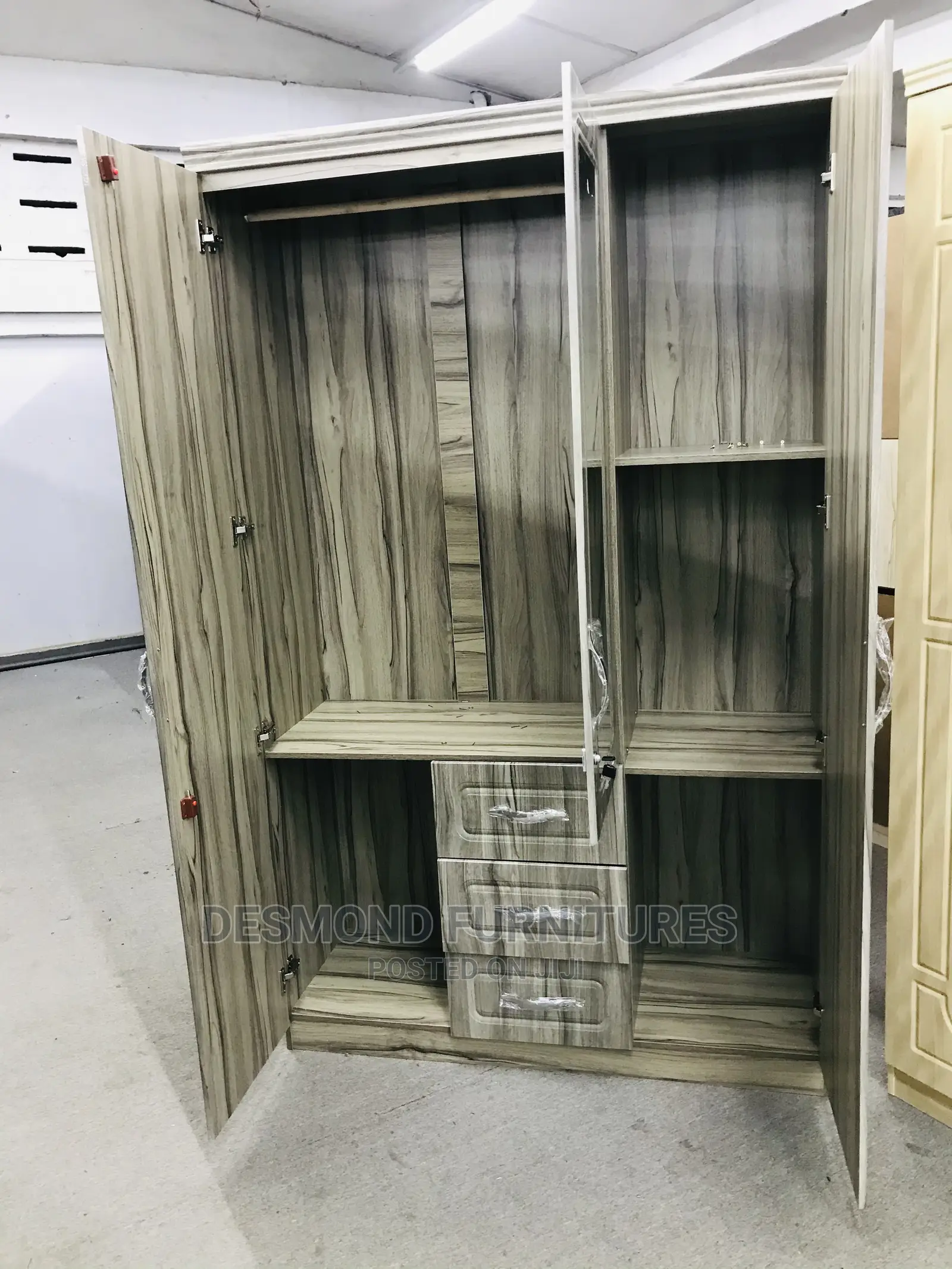 Three Doors Wardrobe(8173)