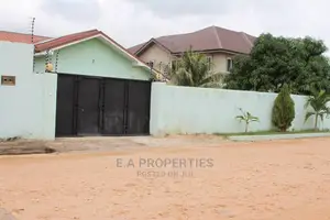 6bdrm House in E a Properties, Accra Metropolitan for Sale
