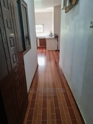 6bdrm House in E a Properties, Accra Metropolitan for Sale