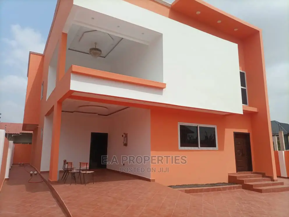 5bdrm House in E a Properties, Police Station for Sale
