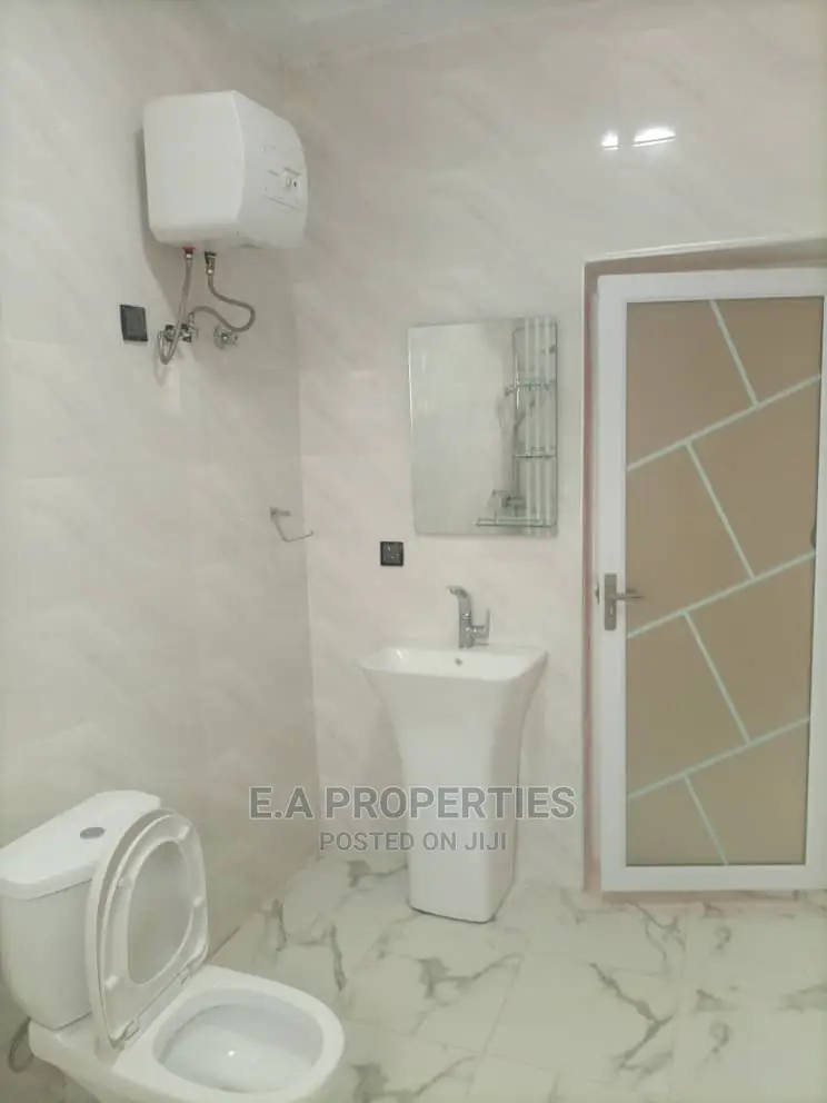 5bdrm House in E a Properties, Police Station for Sale