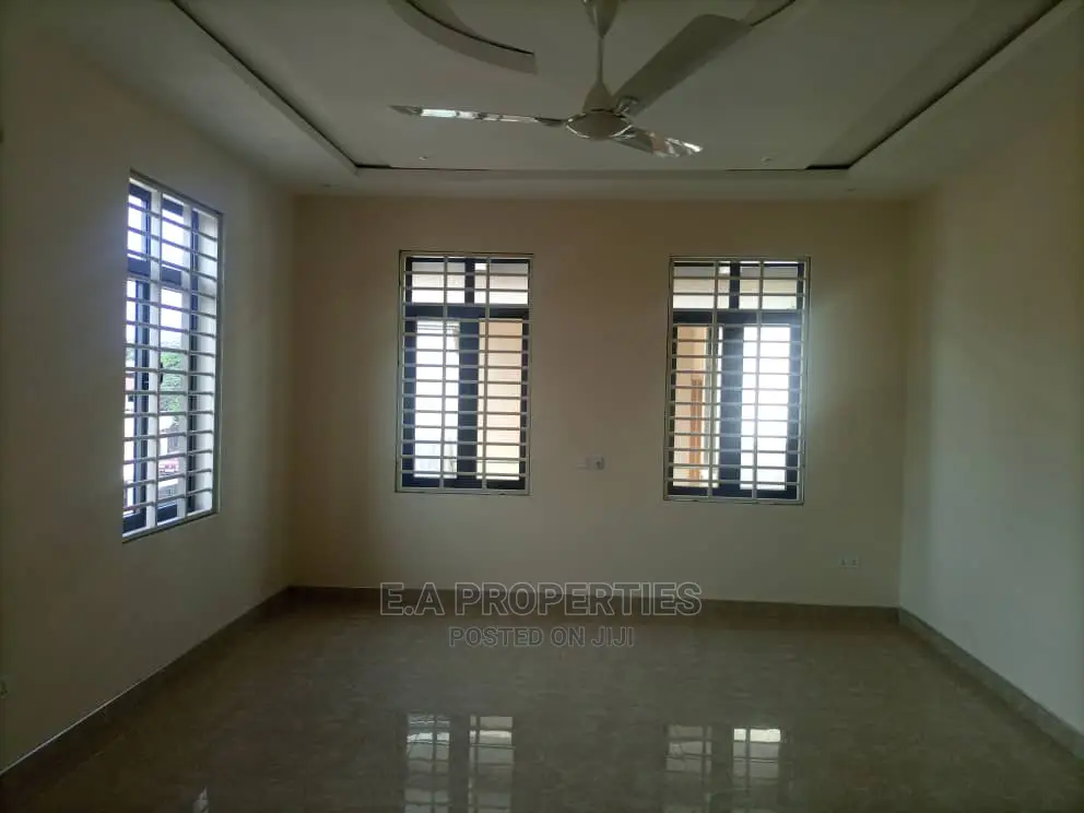 4bdrm House in E a Properties, Police Station for Sale