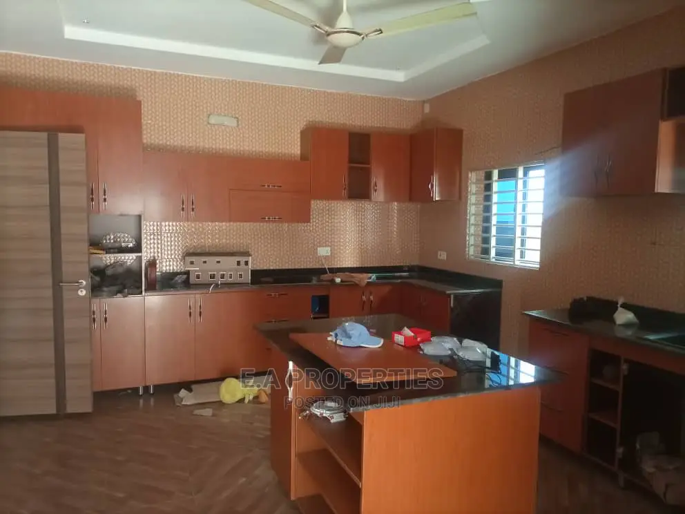 4bdrm House in E a Properties, Police Station for Sale