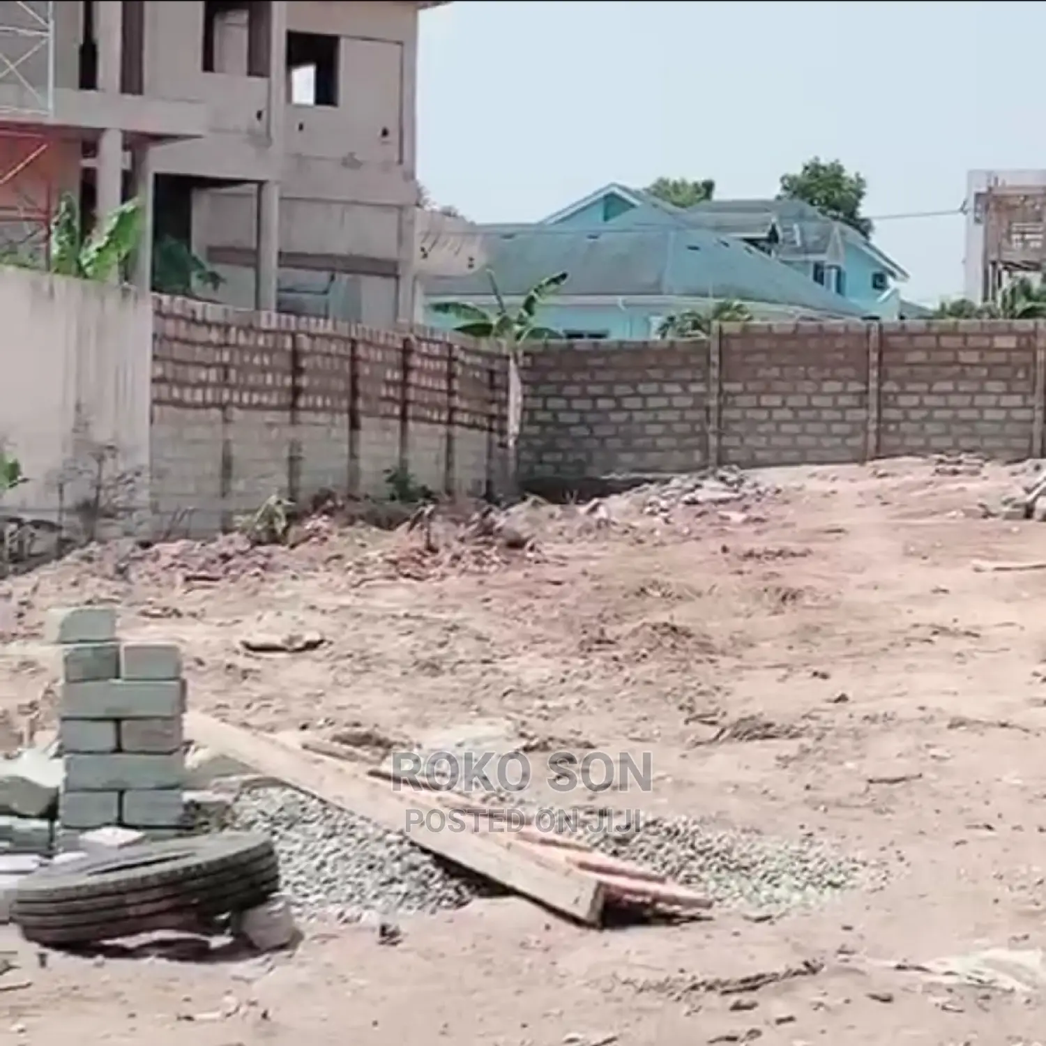 1 Half Plot for Sale at East Airport
