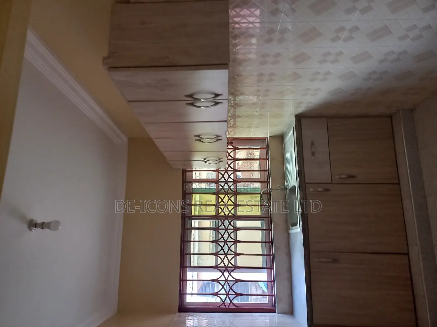 1bdrm Duplex in De-Icons Real Estate, Awutu Senya East Municipal