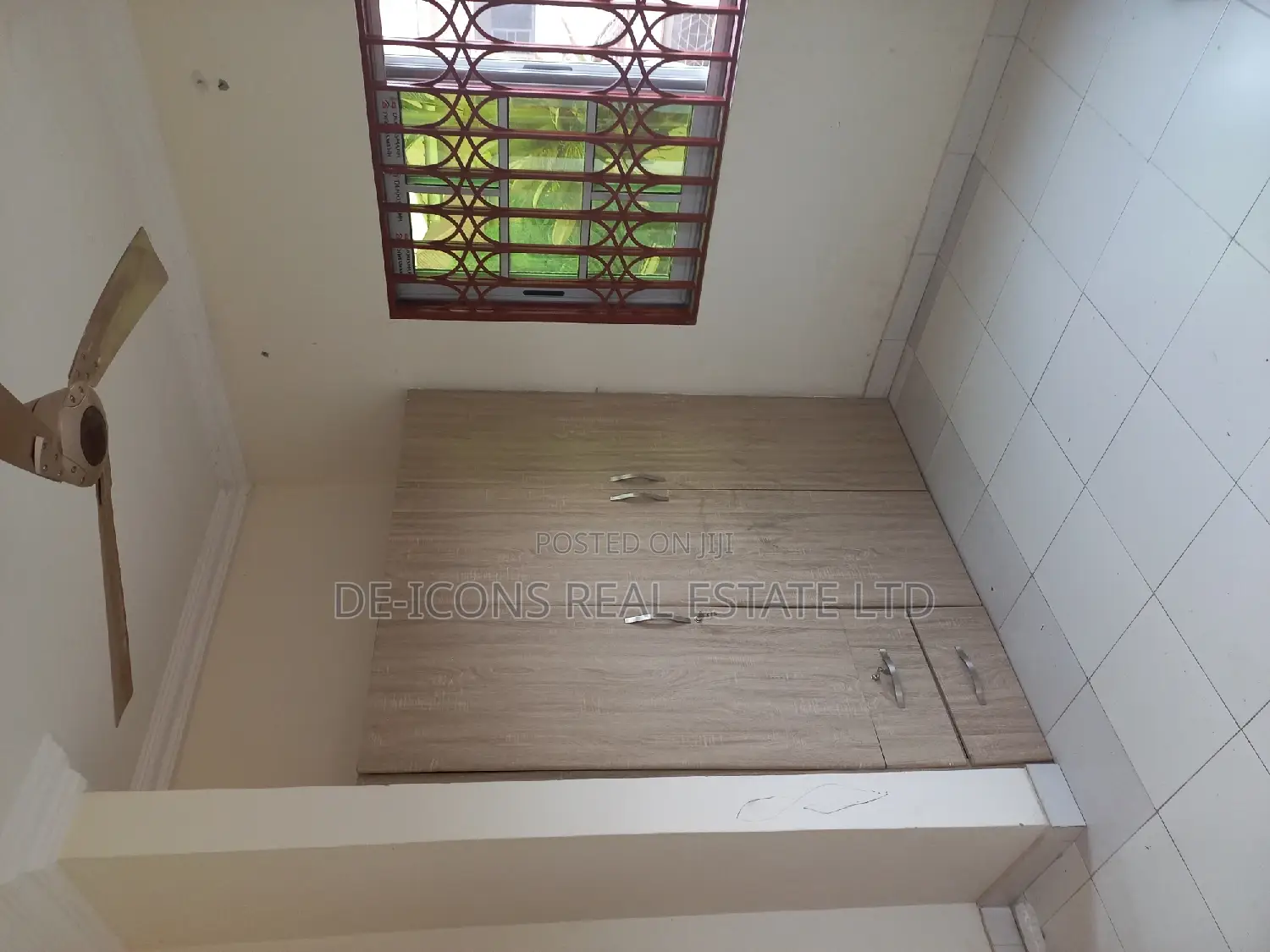 1bdrm Duplex in De-Icons Real Estate, Awutu Senya East Municipal