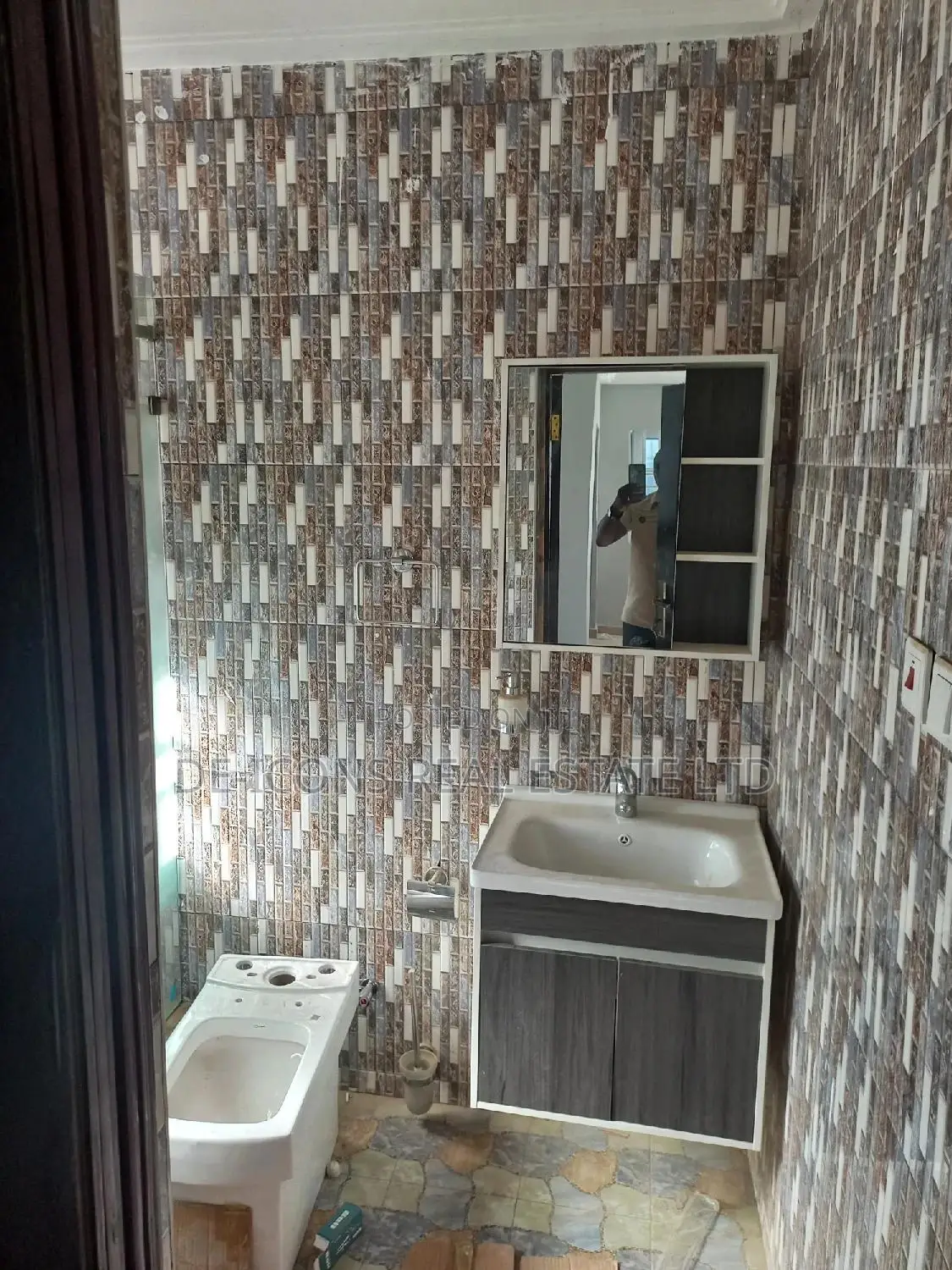 2bdrm Duplex in De- Icons Real, Ga South Municipal for rent