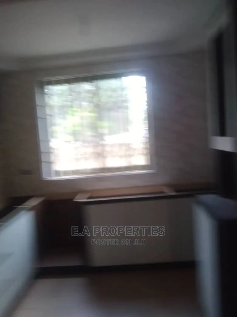3bdrm House in E a Properties, a C Mall Area for Rent