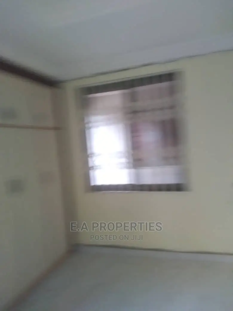 3bdrm House in E a Properties, a C Mall Area for Rent