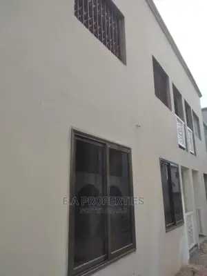 3bdrm House in E a Properties, a C Mall Area for Rent