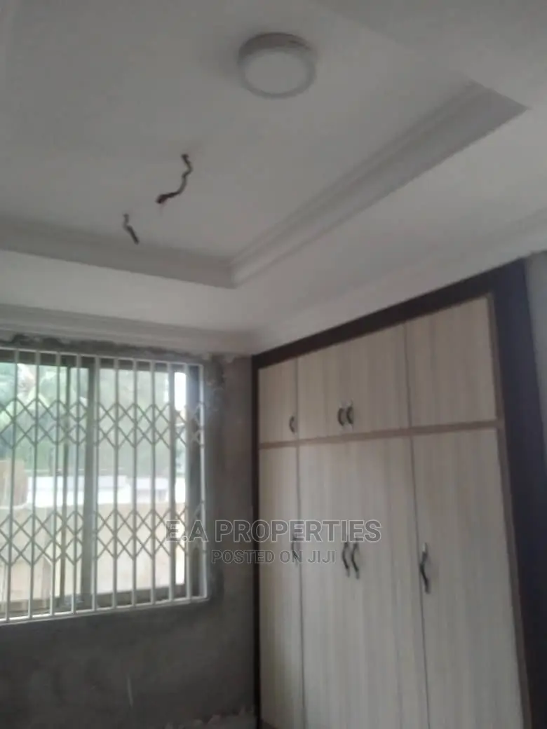 3bdrm House in E a Properties, a C Mall Area for Rent