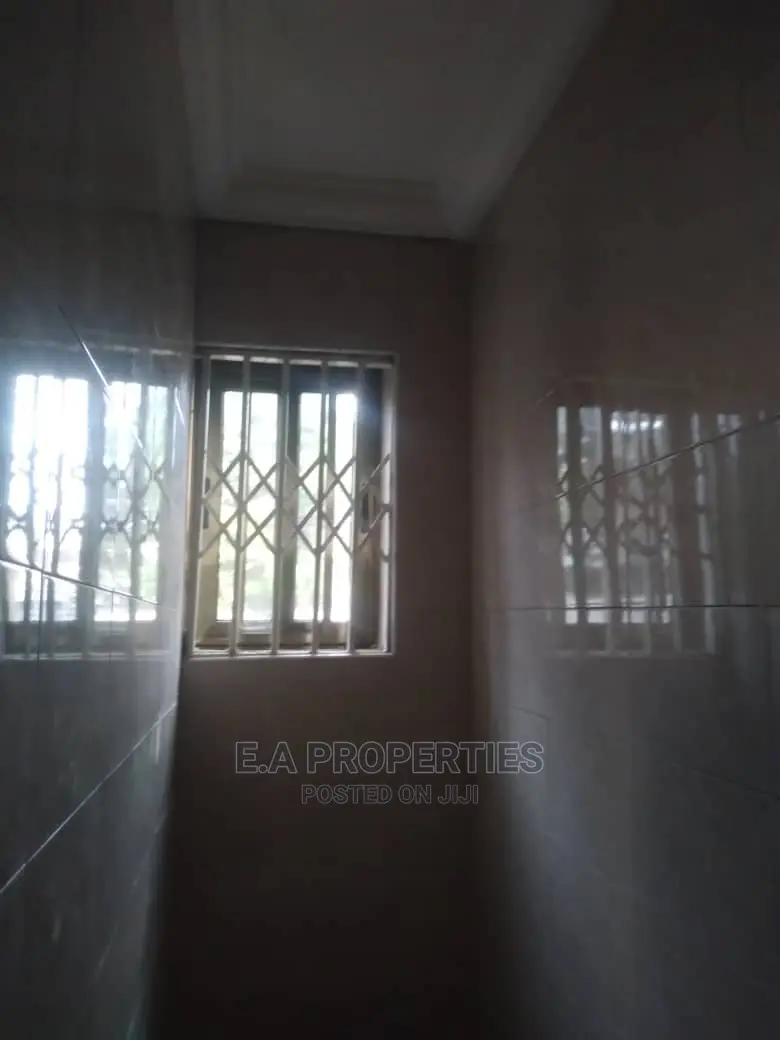 3bdrm House in E a Properties, a C Mall Area for Rent